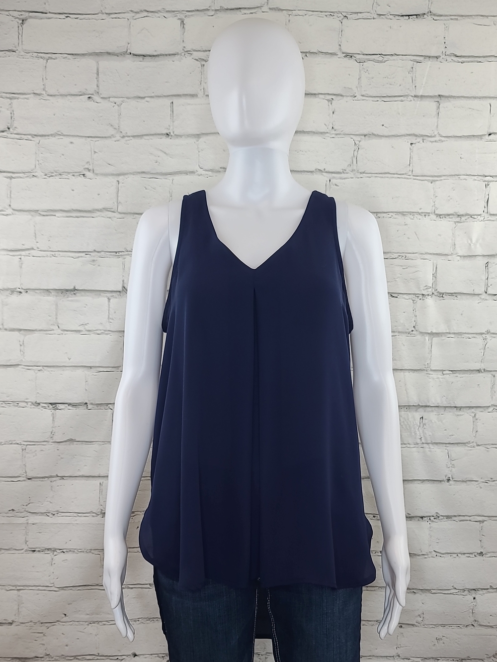 Rue 21 Classic Drapey Flowy Polyester Sleeveless V-Neck Semi Sheer Blouse Navy